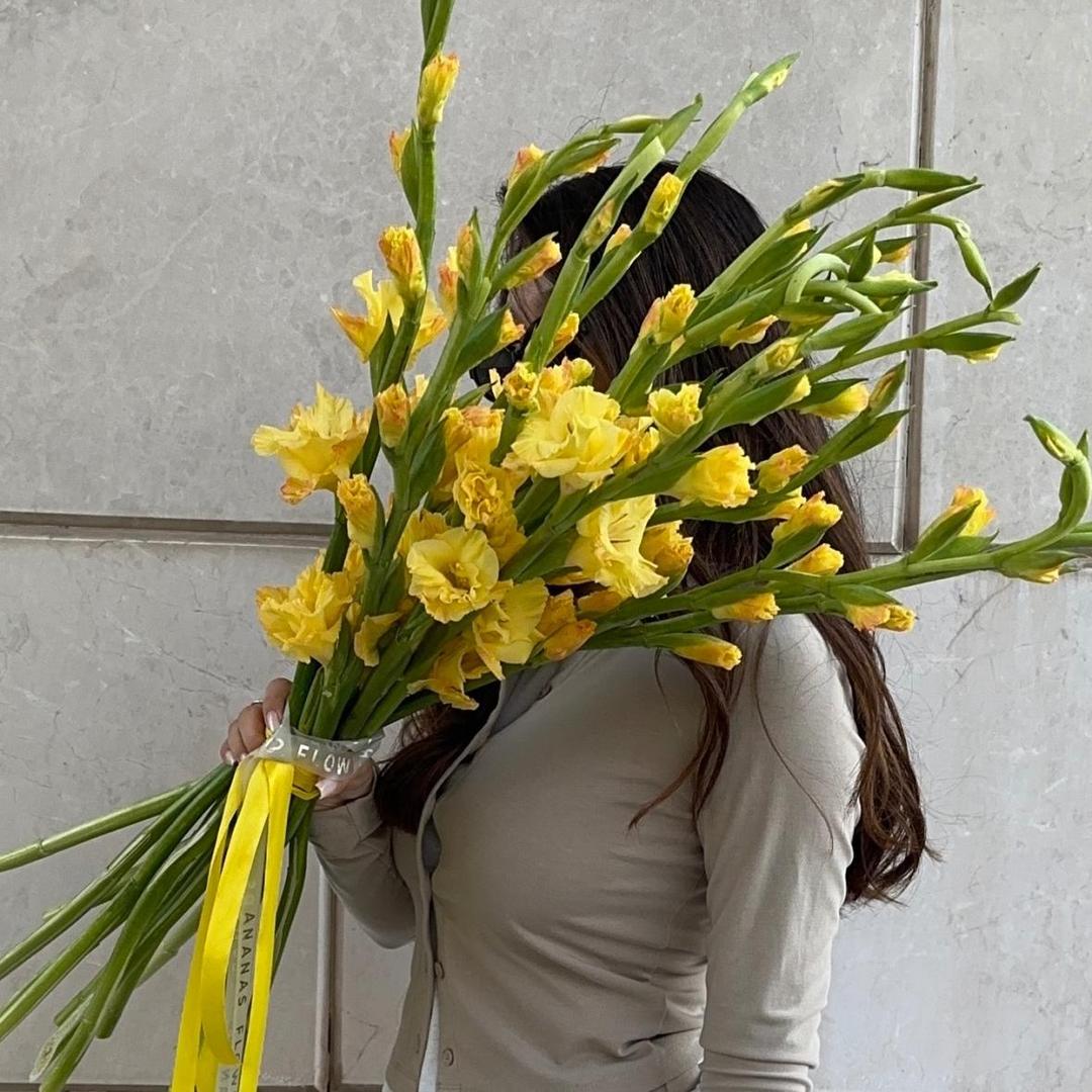 Гладиолус желтый