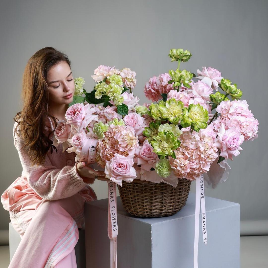 Композиция в корзине Розовый замок