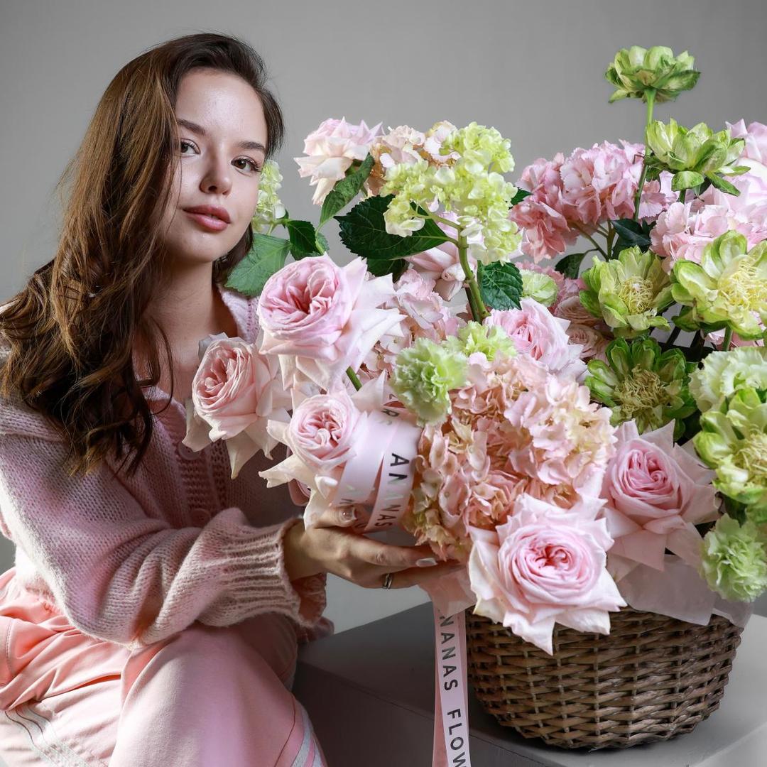 Композиция в корзине Розовый замок