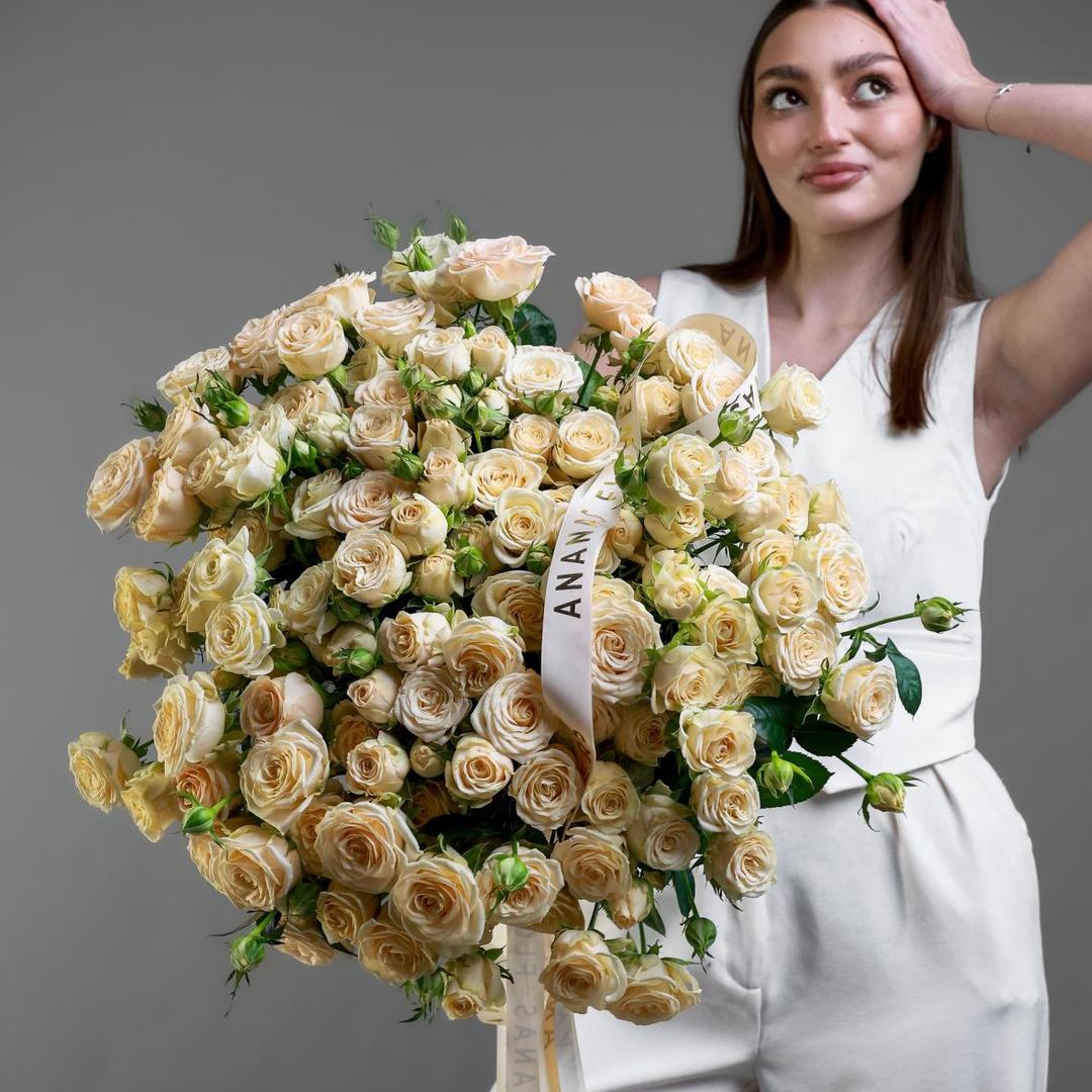 Роза кустовая пионовидная