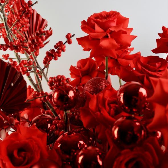 Композиция с живыми цветами "КРАСНЫЙ ЛЕД"
