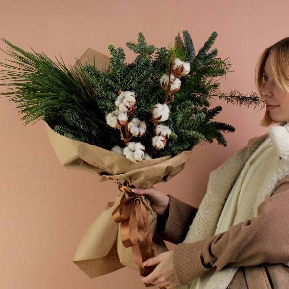 Авторский букет из хвои и хлопка Авторский букет из хвои и хлопка