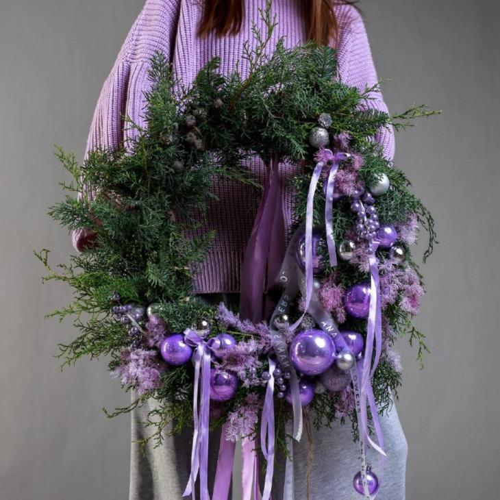 Новогодний венок из хвои Milka