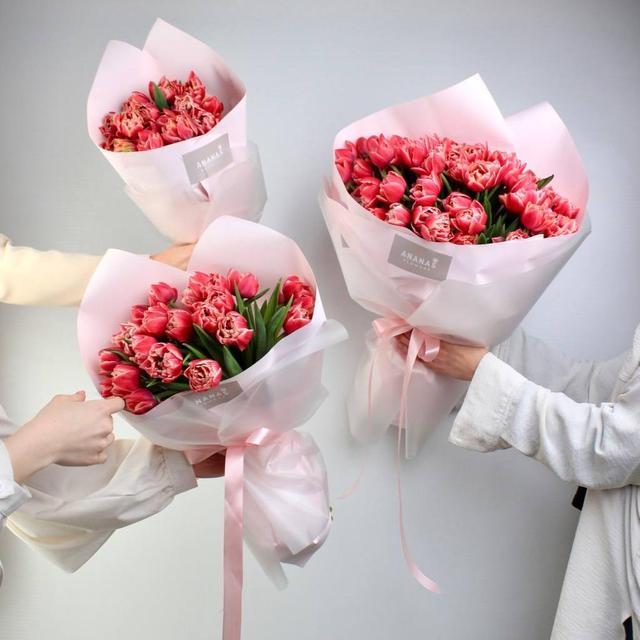 Монобукет из пионовидных тюльпанов (в двух размерах)