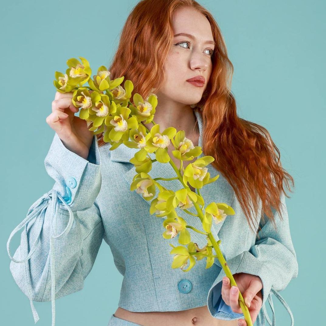 Орхидея Цимбидиум ветка