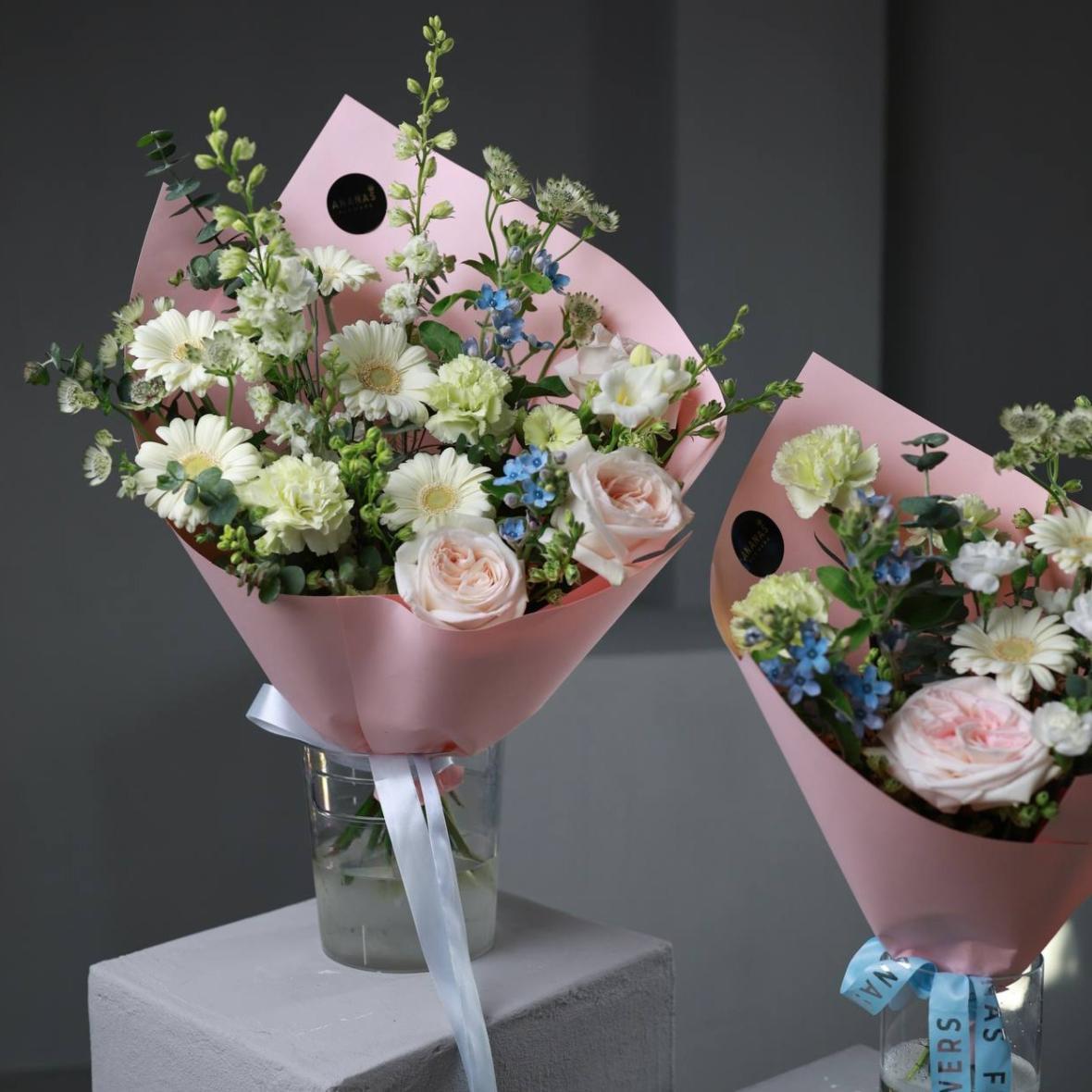 Авторский букет с герберами и розами (в двух размерах)