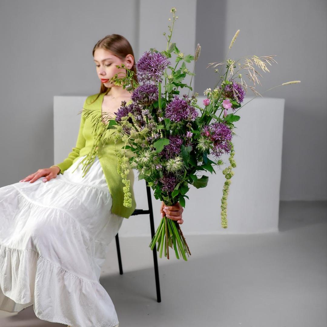Авторский букет с аллиумом, амарантом и нигеллой