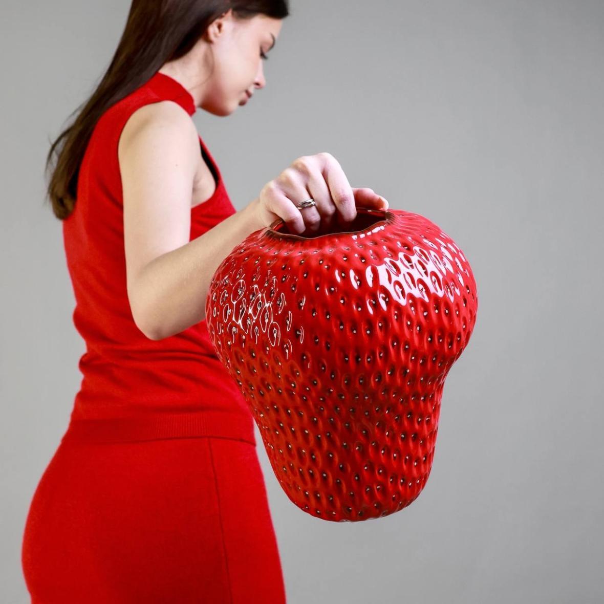 Ваза Клубника