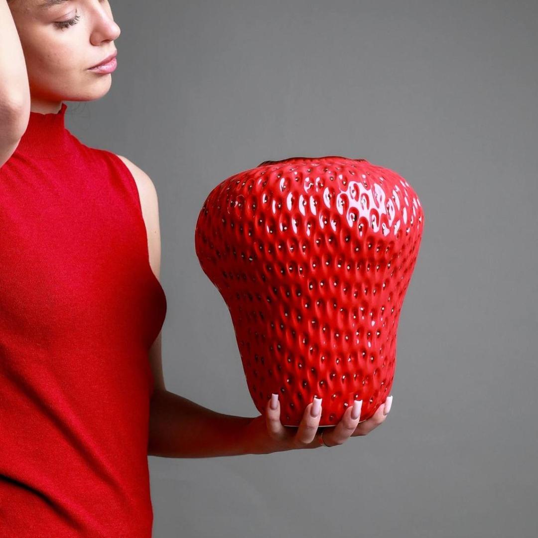 Ваза Клубника