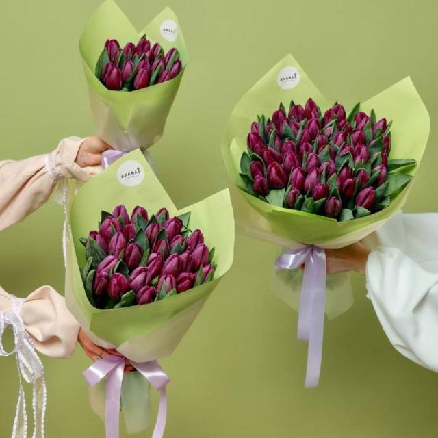 Букет из фиолетовых тюльпанов (в трех размерах)