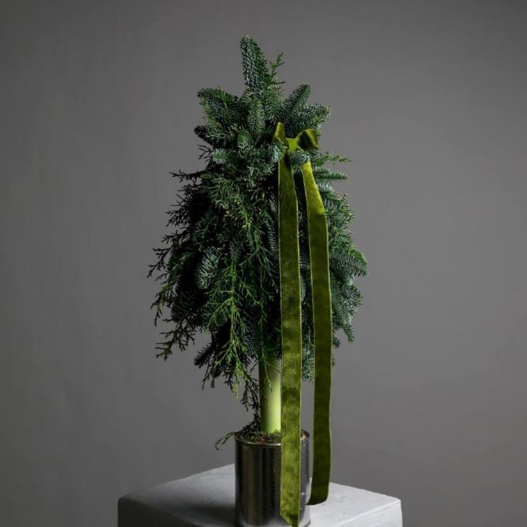 Новогодняя елка в банке в зеленом оттенке (в двух размерах)