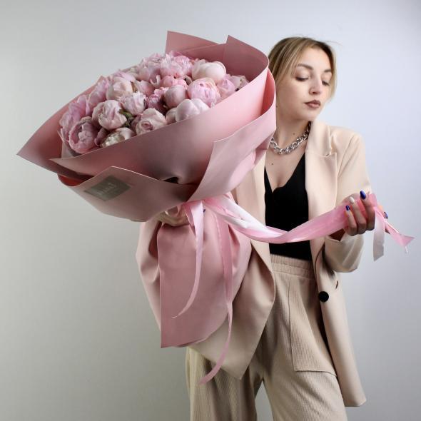 Букет из 51 пиона Букет из 51 пиона