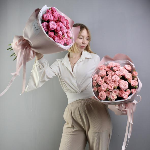 Монобукет из 11 пионовидных садовых роз Монобукет из 11 пионовидных садовых роз