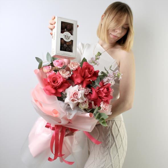 Букет Малиновая вода + трюфели Счастье Букет Малиновая вода + трюфели Счастье