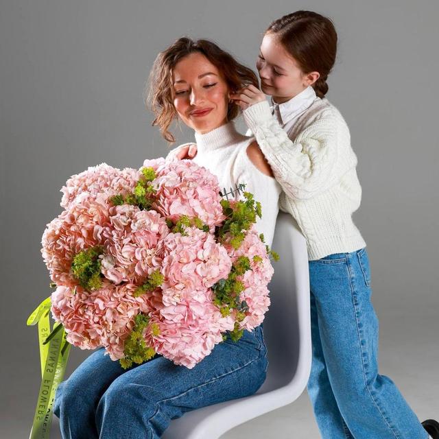 Букет с гортензией и буплерумом Букет с гортензией и буплерумом