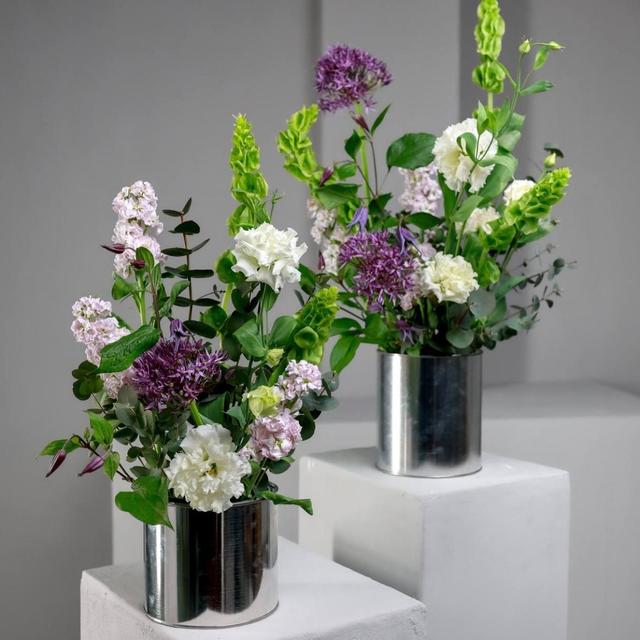 Авторская композиция с эустомой и аллиумом (в двух размерах) Авторская композиция с эустомой и аллиумом (в двух размерах)