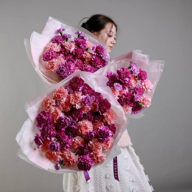 Монобукет из ярких диантусов ( в линейке 3 размера) Монобукет из ярких диантусов ( в линейке 3 размера)