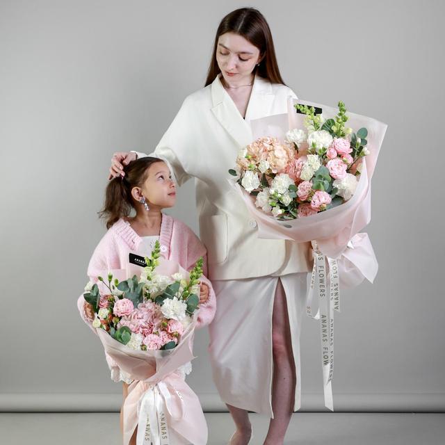 Сет семейный ЦВЕТОЧНОЕ ОБЛАКО для жены и дочки Сет семейный ЦВЕТОЧНОЕ ОБЛАКО для жены и дочки