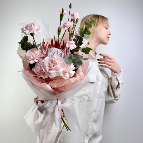 Букет с королевской протеей Букет с королевской протеей