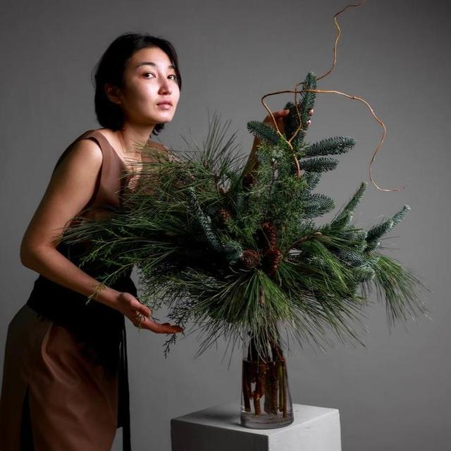 Букет из хвойных веток и нобилиса Букет из хвойных веток и нобилиса